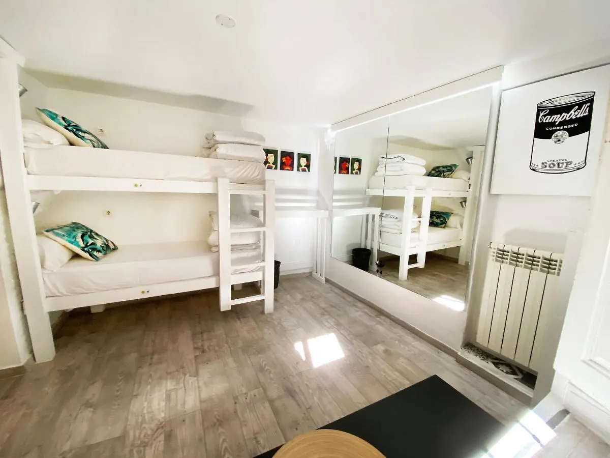 Hostal Makuto Coliving House Albergue Granada España