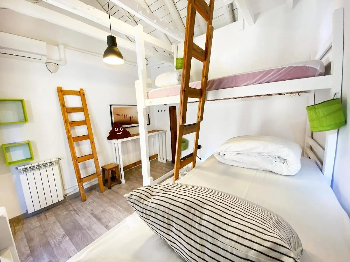 Makuto Coliving House Albergue Granada